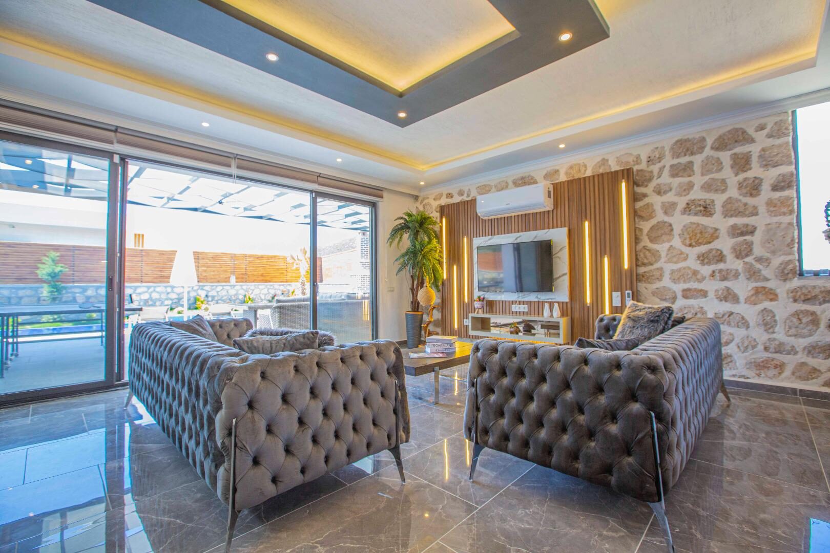 Villa Montenegro — 43