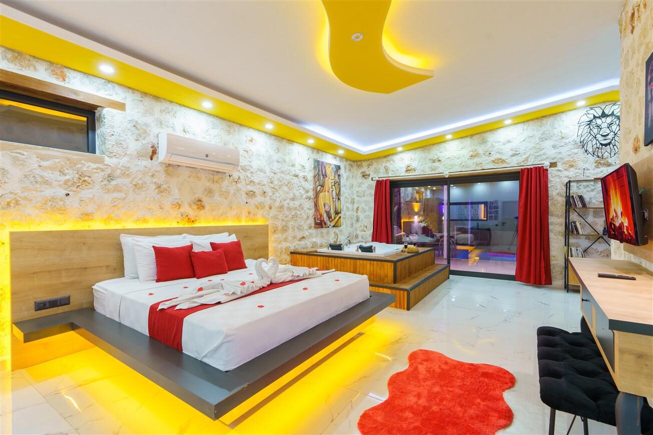 Villa Mira Queen — 41