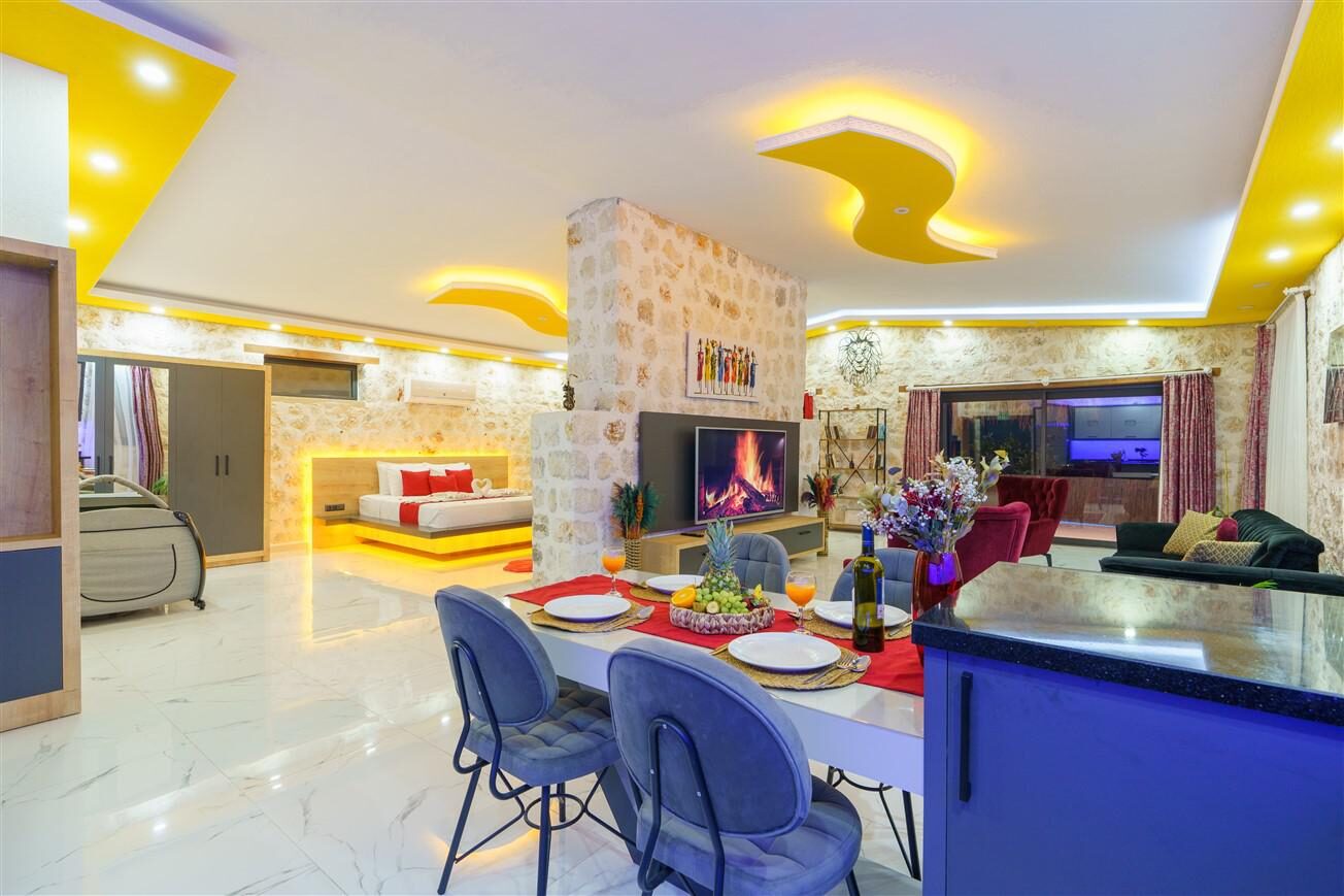 Villa Mira Queen — 43