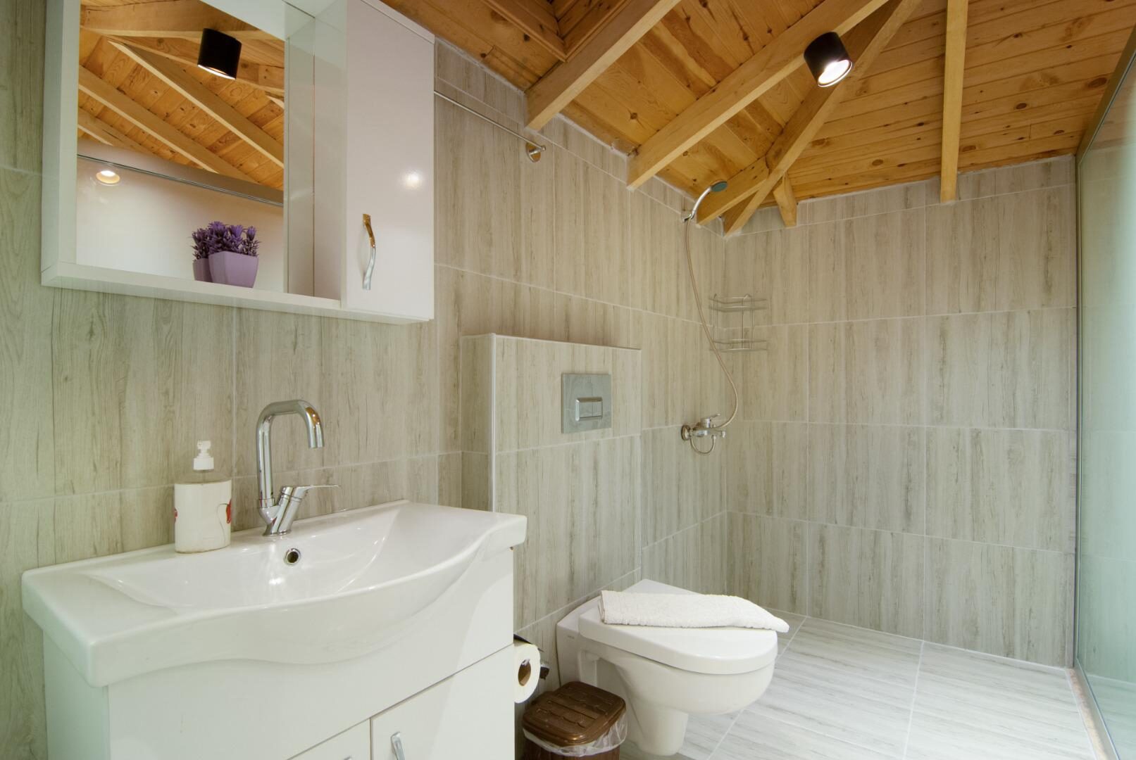 Villa Saten — 6