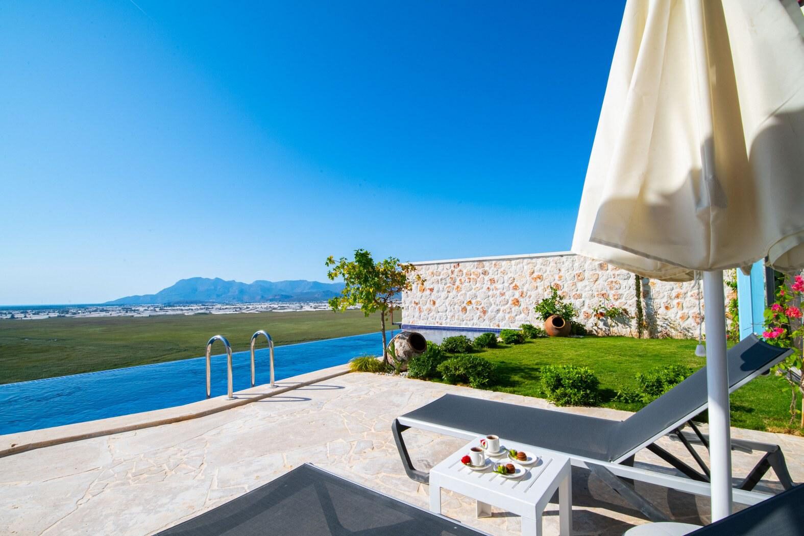 Villa Topaz — 6
