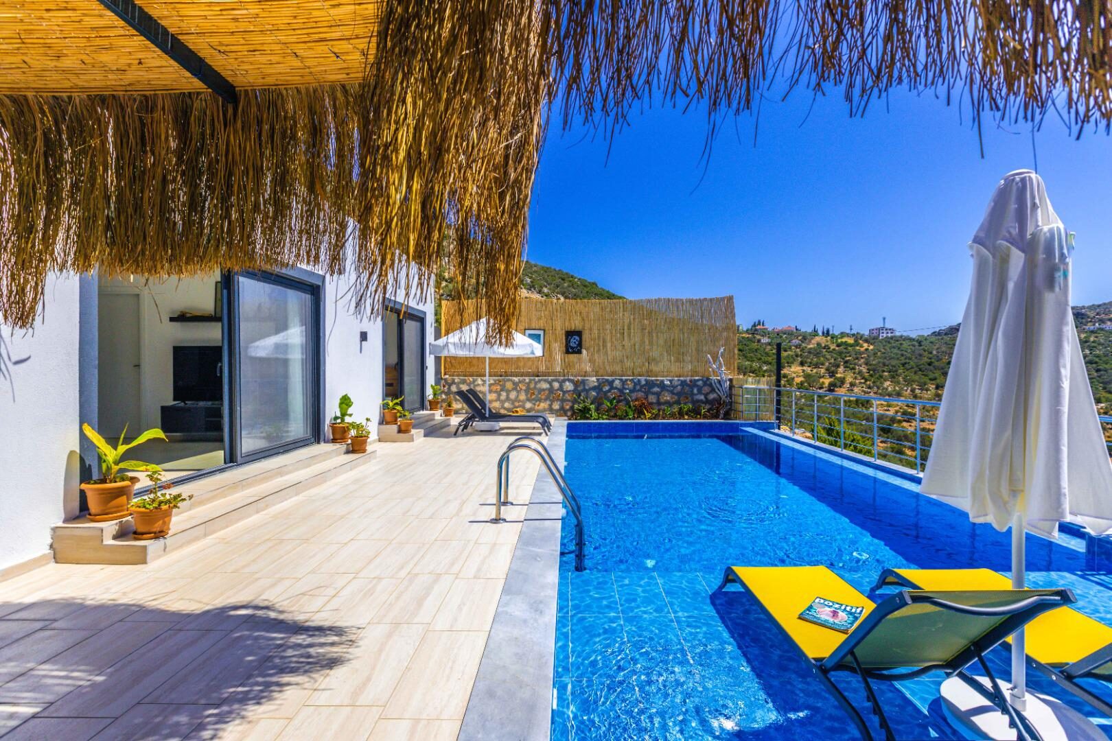 Villa Lambuka — 10
