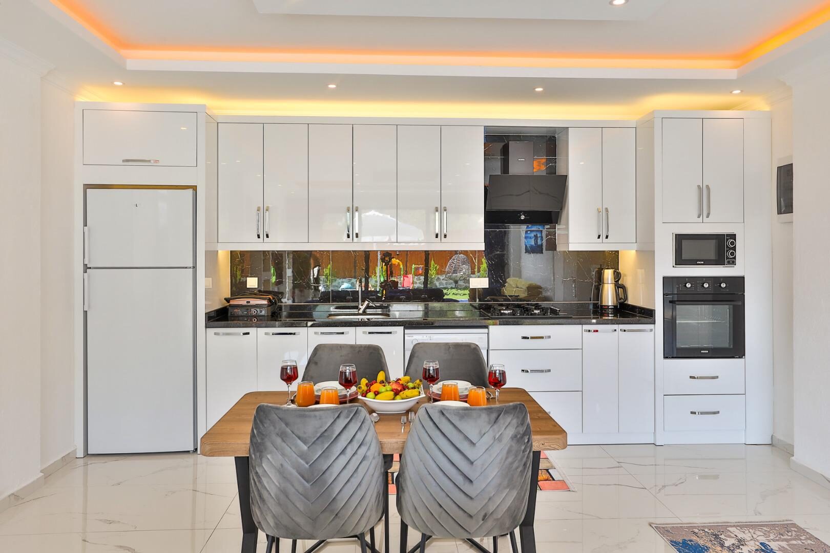 Villa Granada Duo — 36