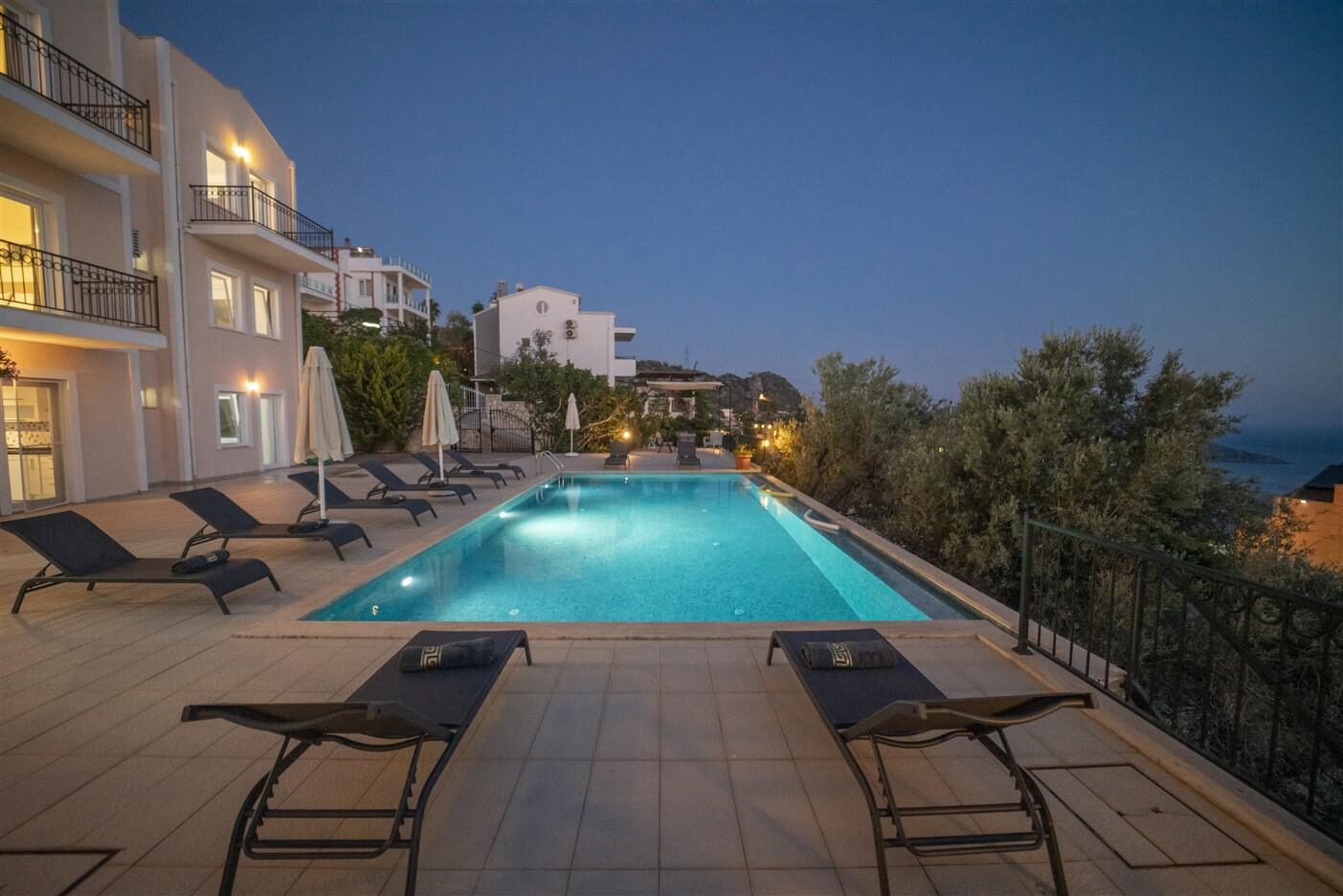 Villa Abis — 8