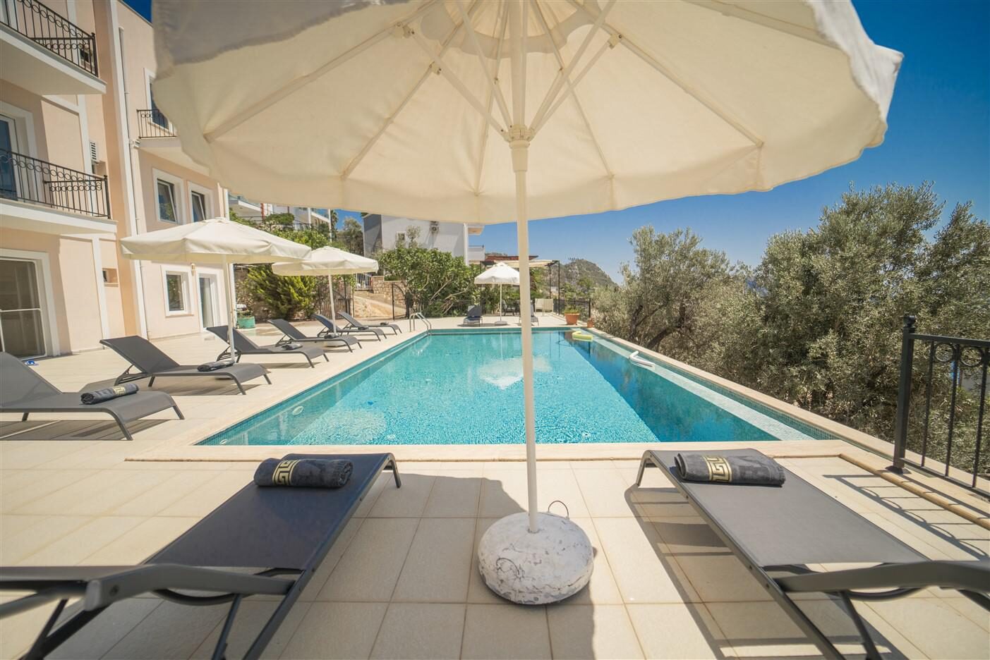 Villa Abis — 12