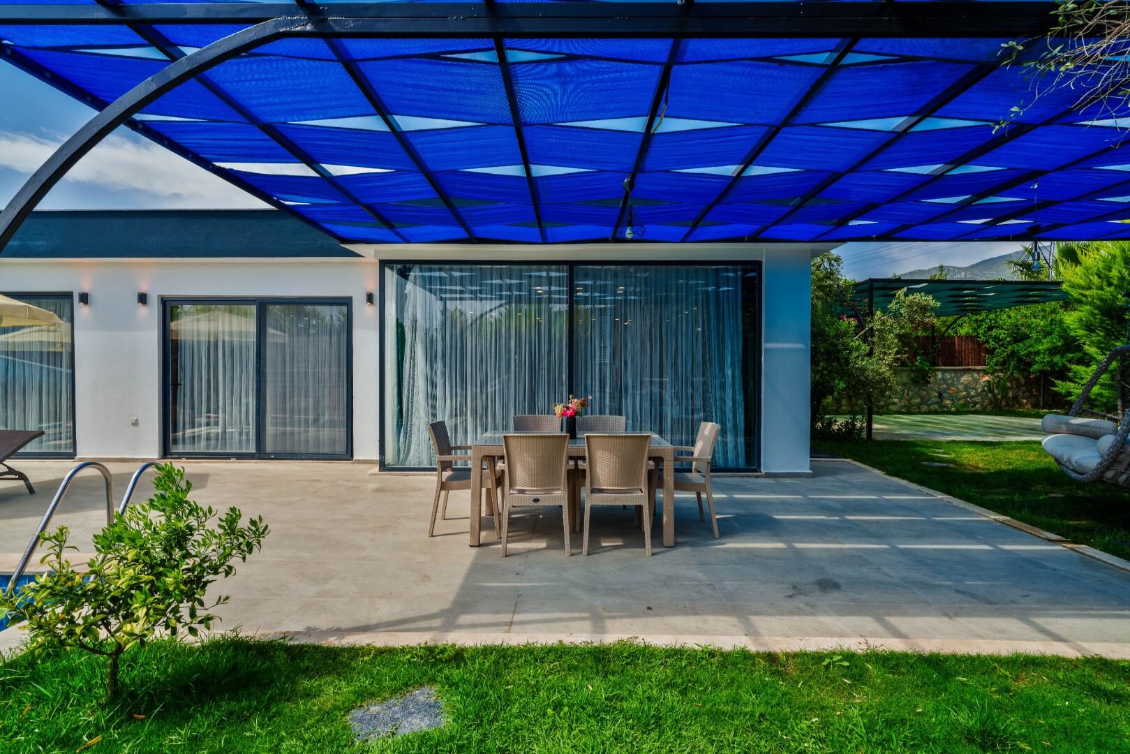 Villa Elena 1 — 30