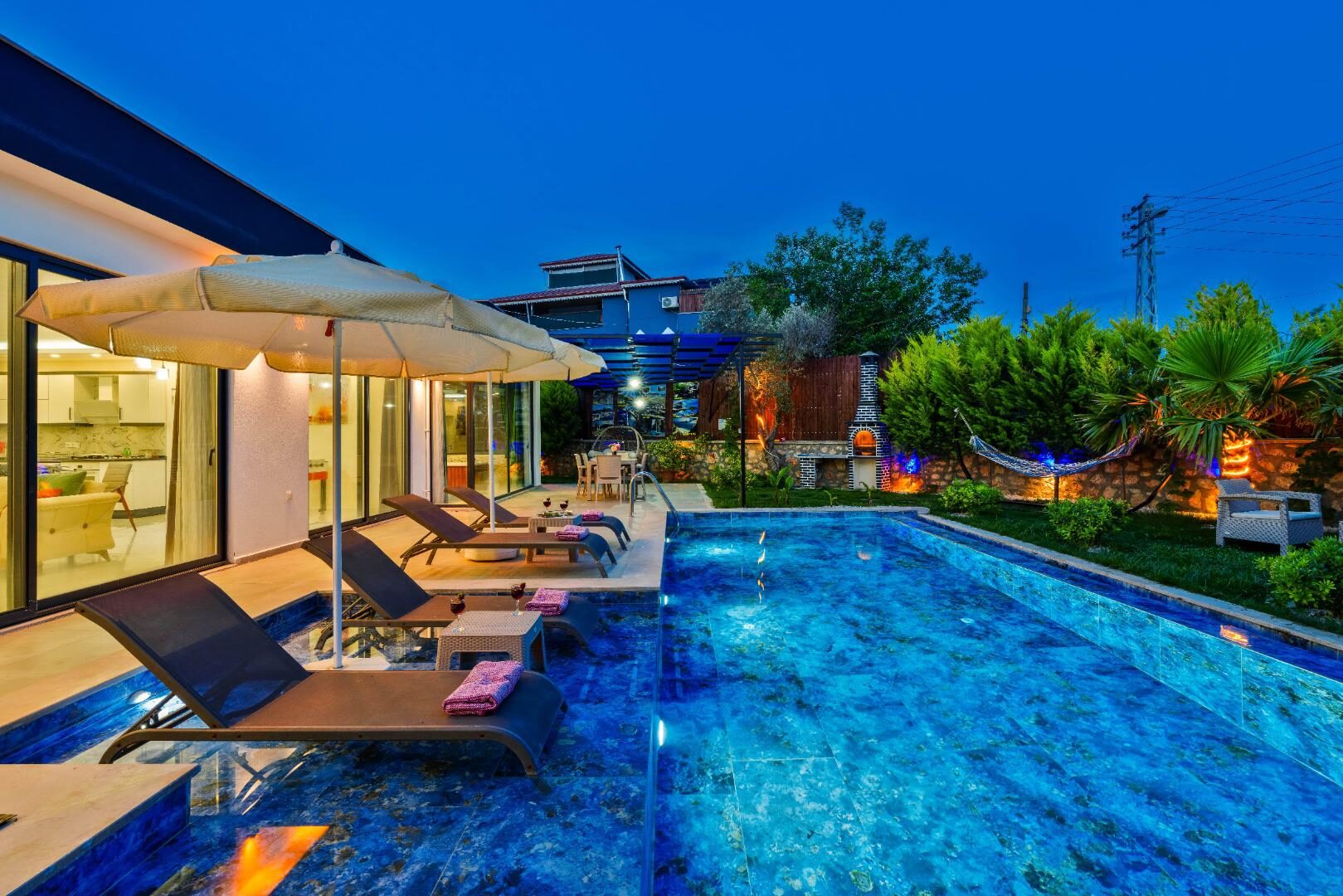 Villa Elena 1 — 42
