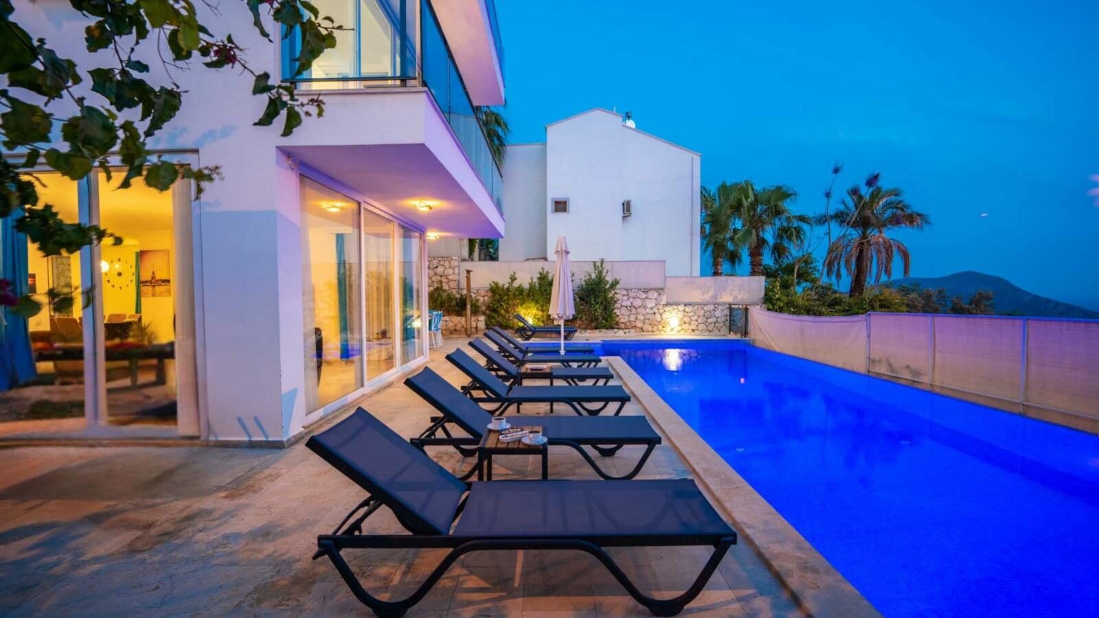 Villa Trios — 4