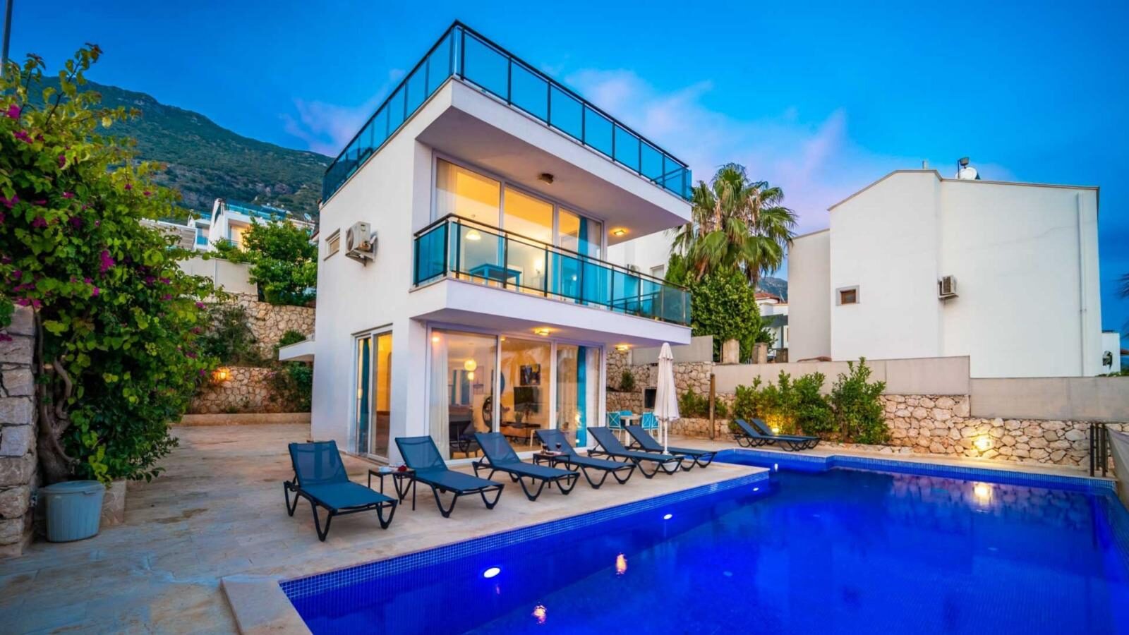 Villa Trios — 8