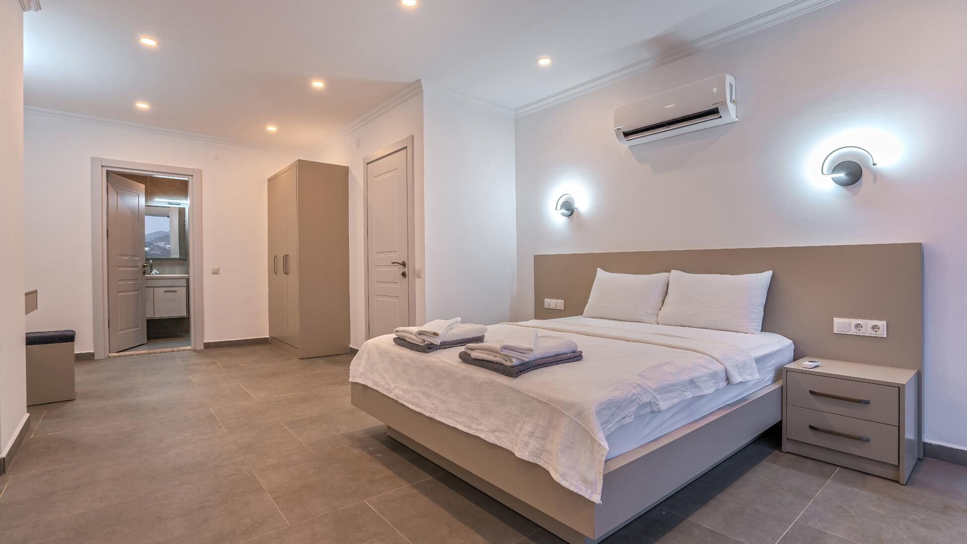Villa Lion — 68