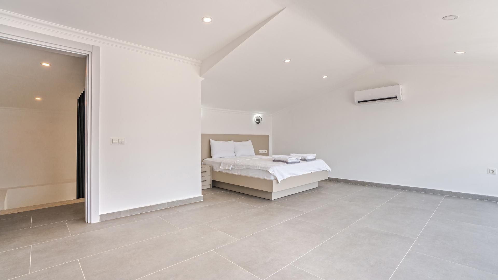 Villa Lion — 106