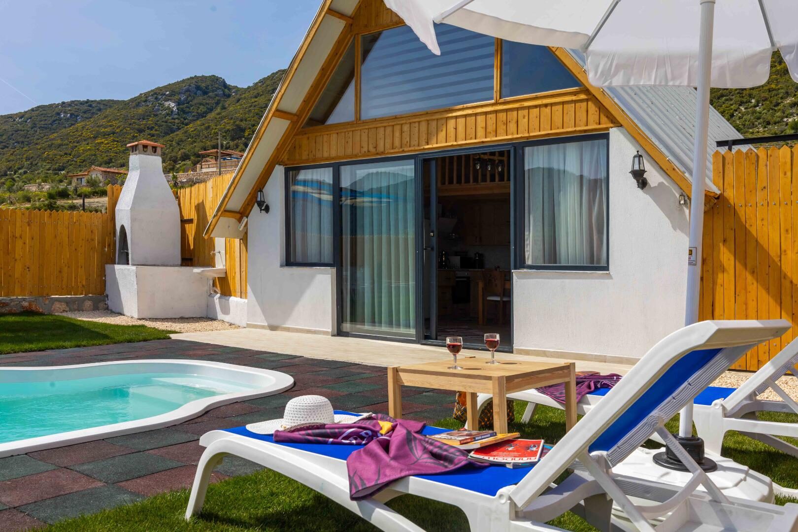 Villa Mentes — 11