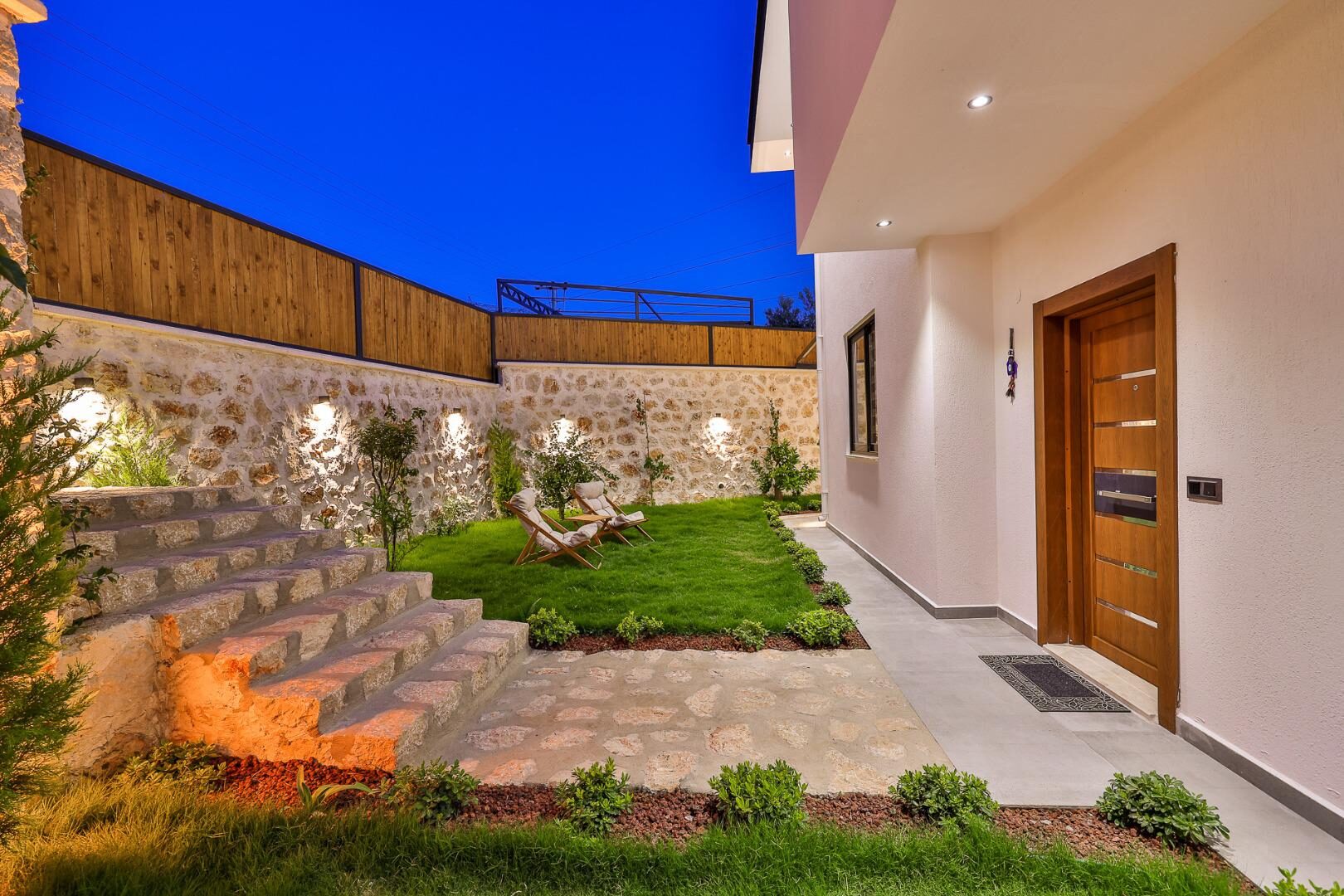 Villa Fi Manor — 12
