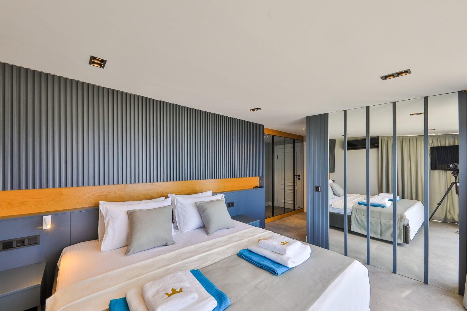 Villa Royal Life — 104