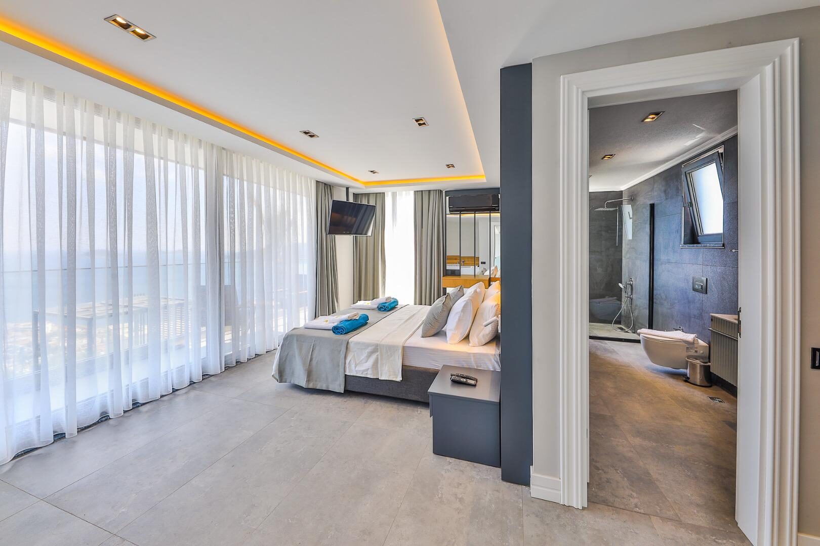 Villa Royal Life — 116