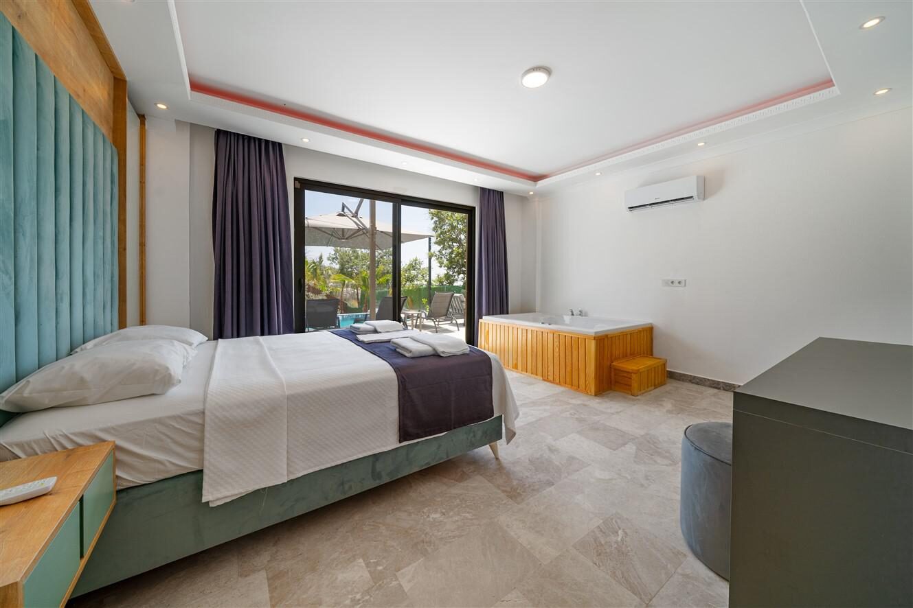 Villa Mira Trio 2 — 55