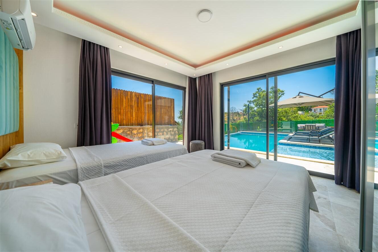 Villa Mira Trio 2 — 67