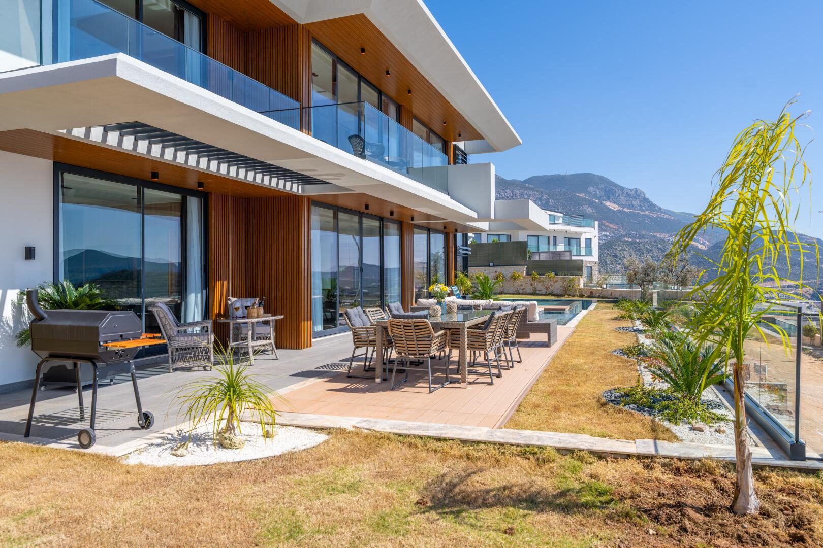 Villa Safran Flower — 16