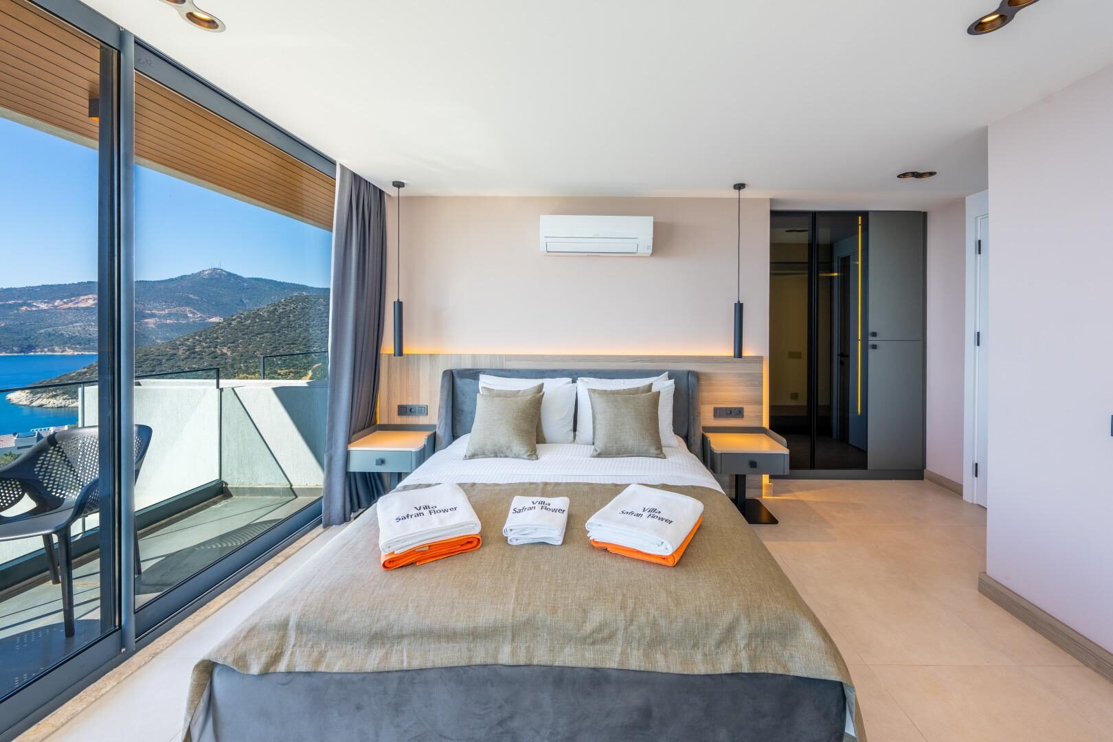 Villa Safran Flower — 24