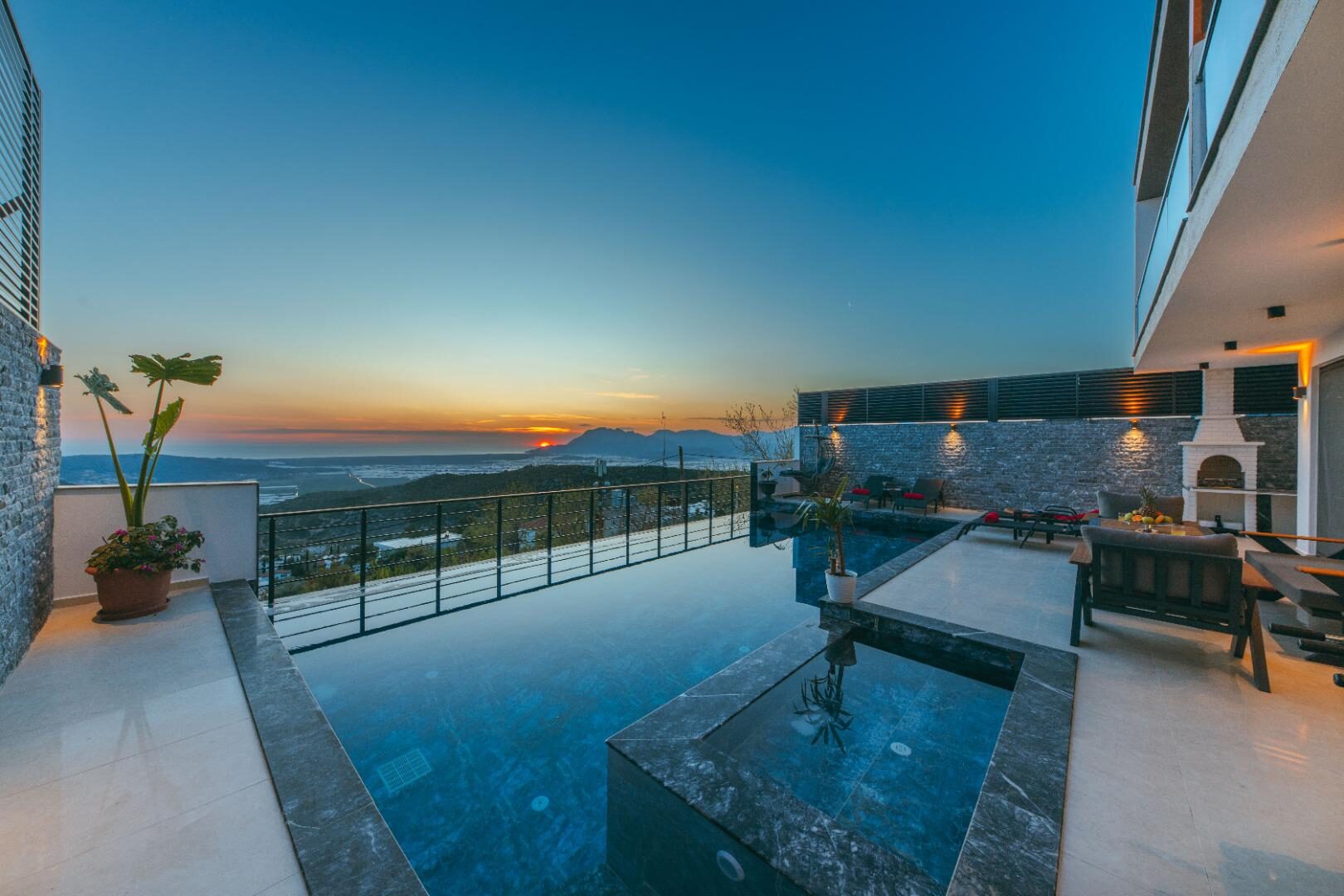 Villa Xanadu — 12
