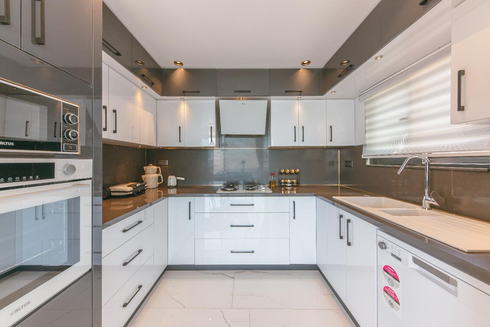 Villa Xanadu — 51