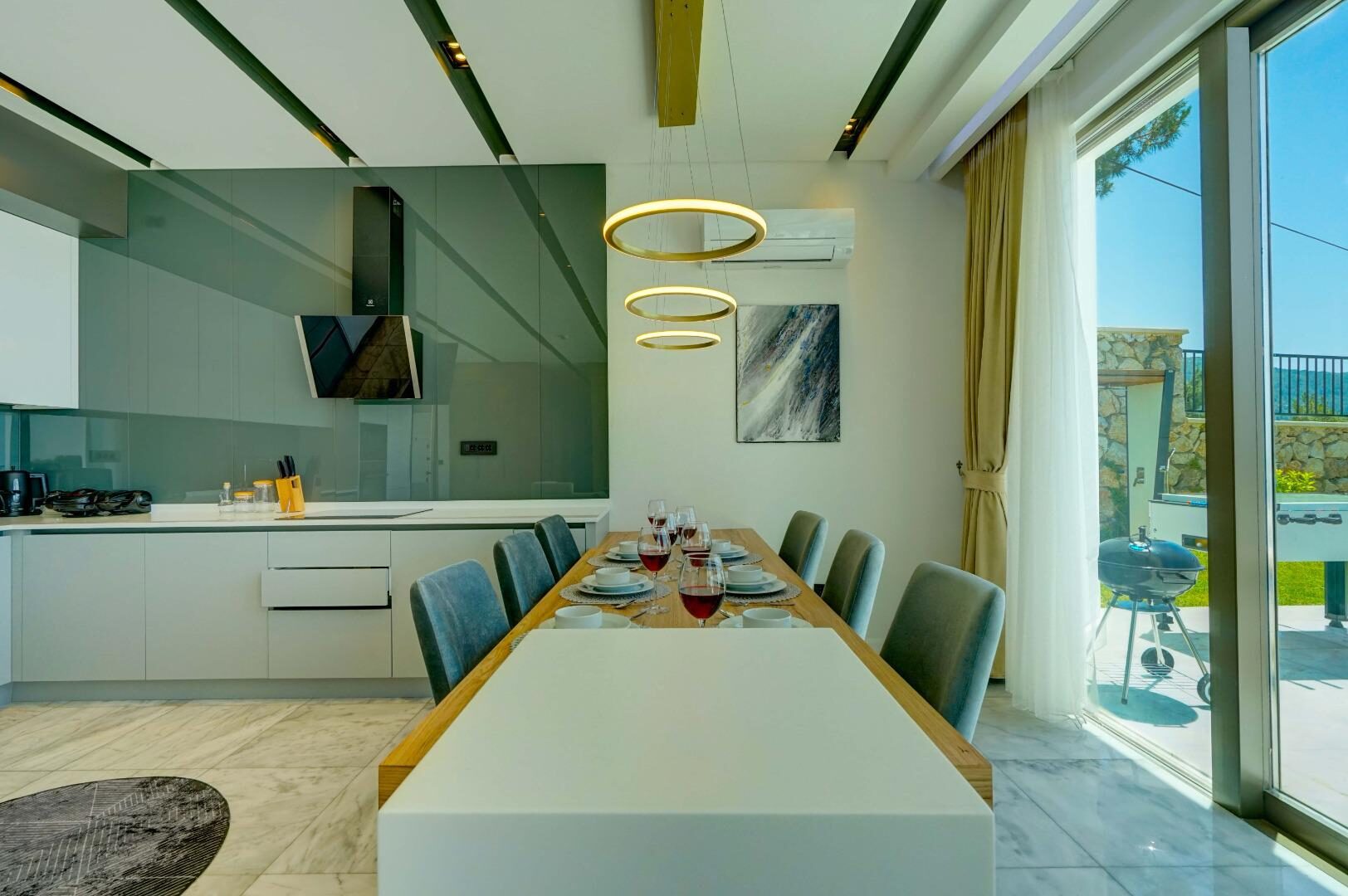 Villa Mercury 9 — 10