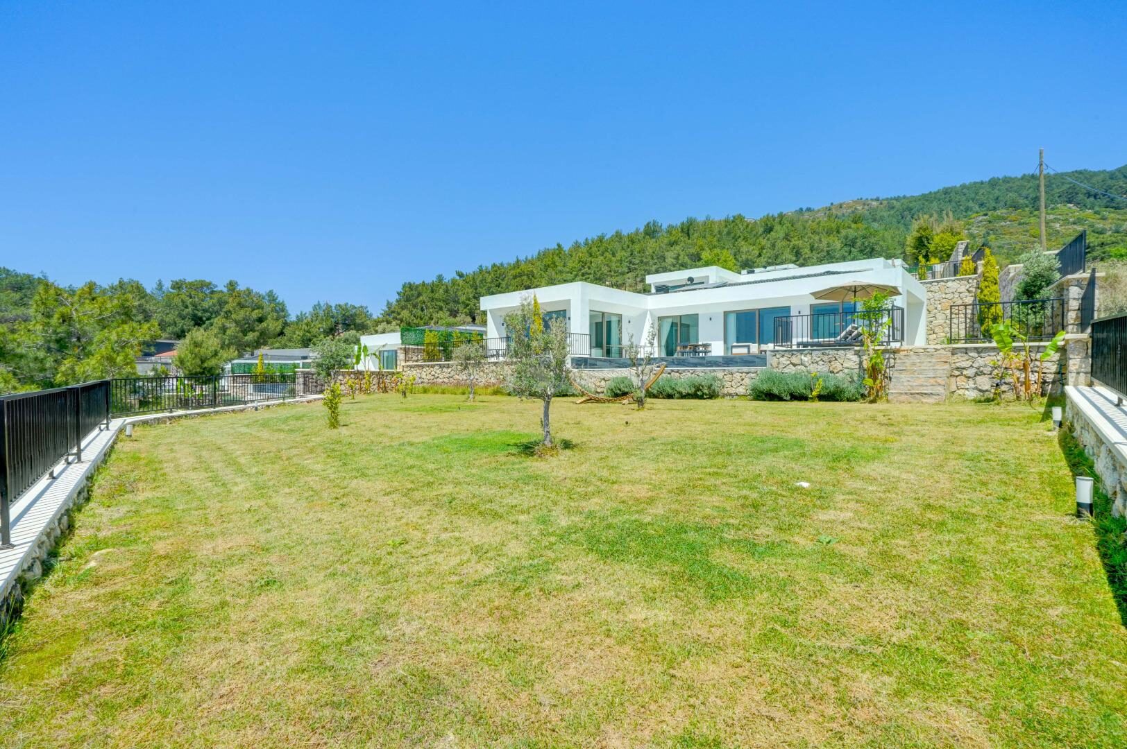 Villa Mercury 9 — 34
