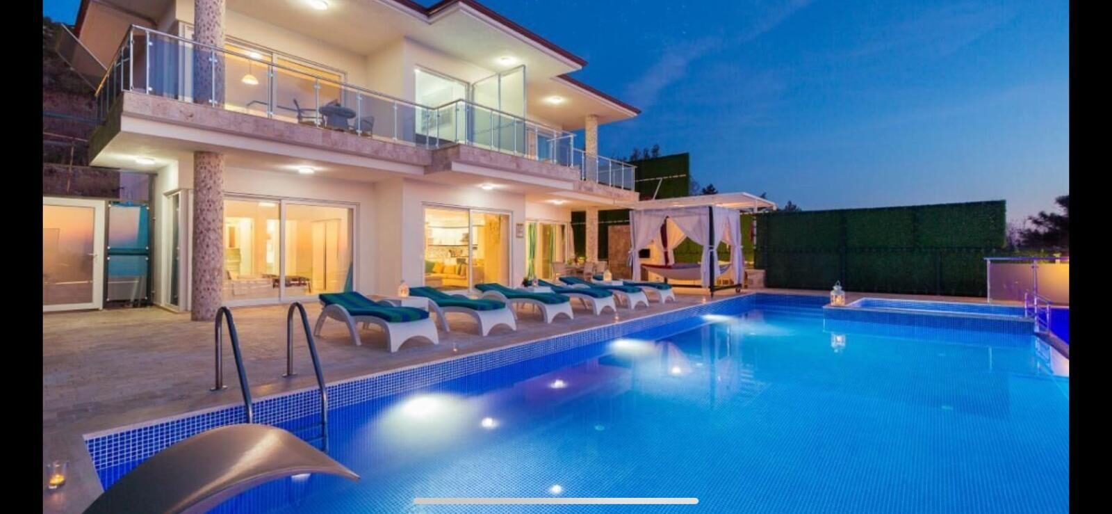 Villa Almira — 2