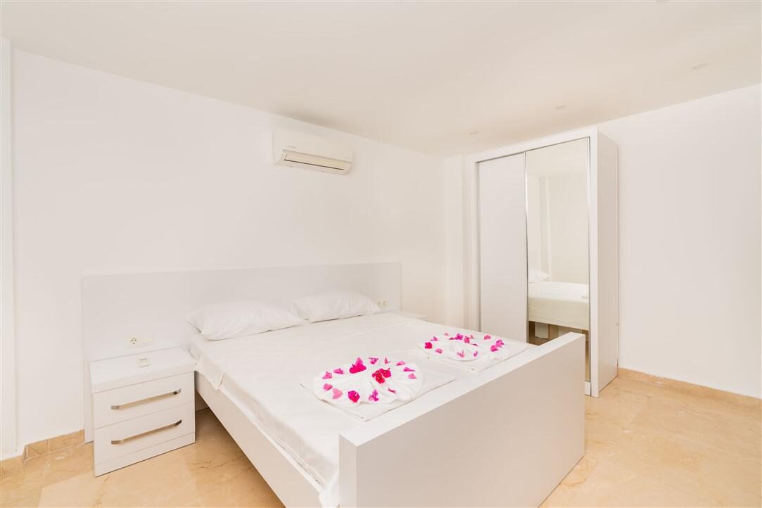 Villa City — 25