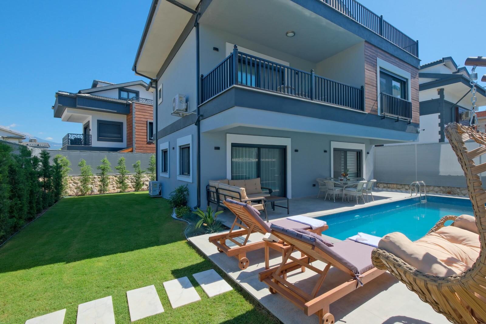 Villa White 2 — 4