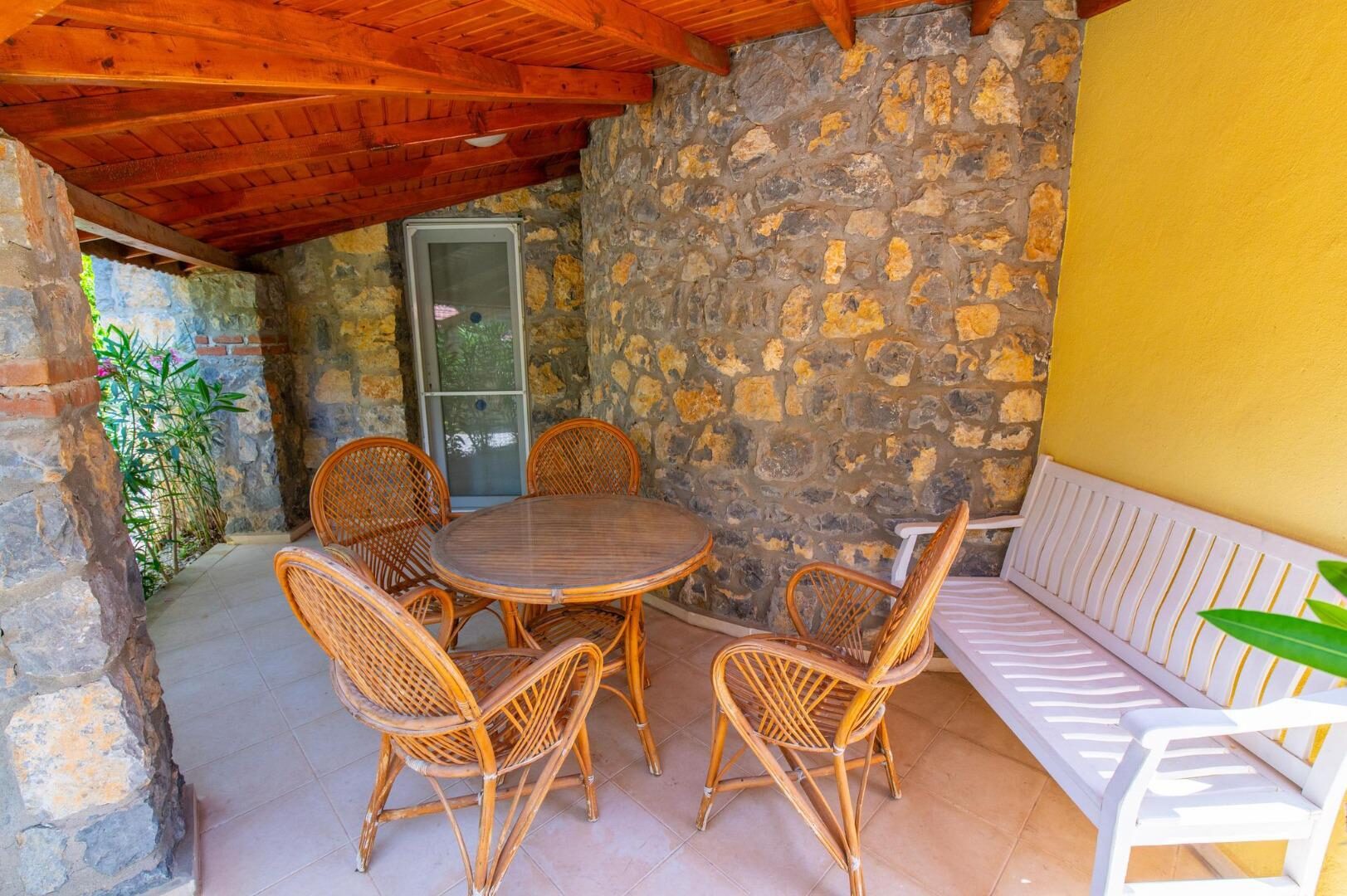 Villa Alora — 10