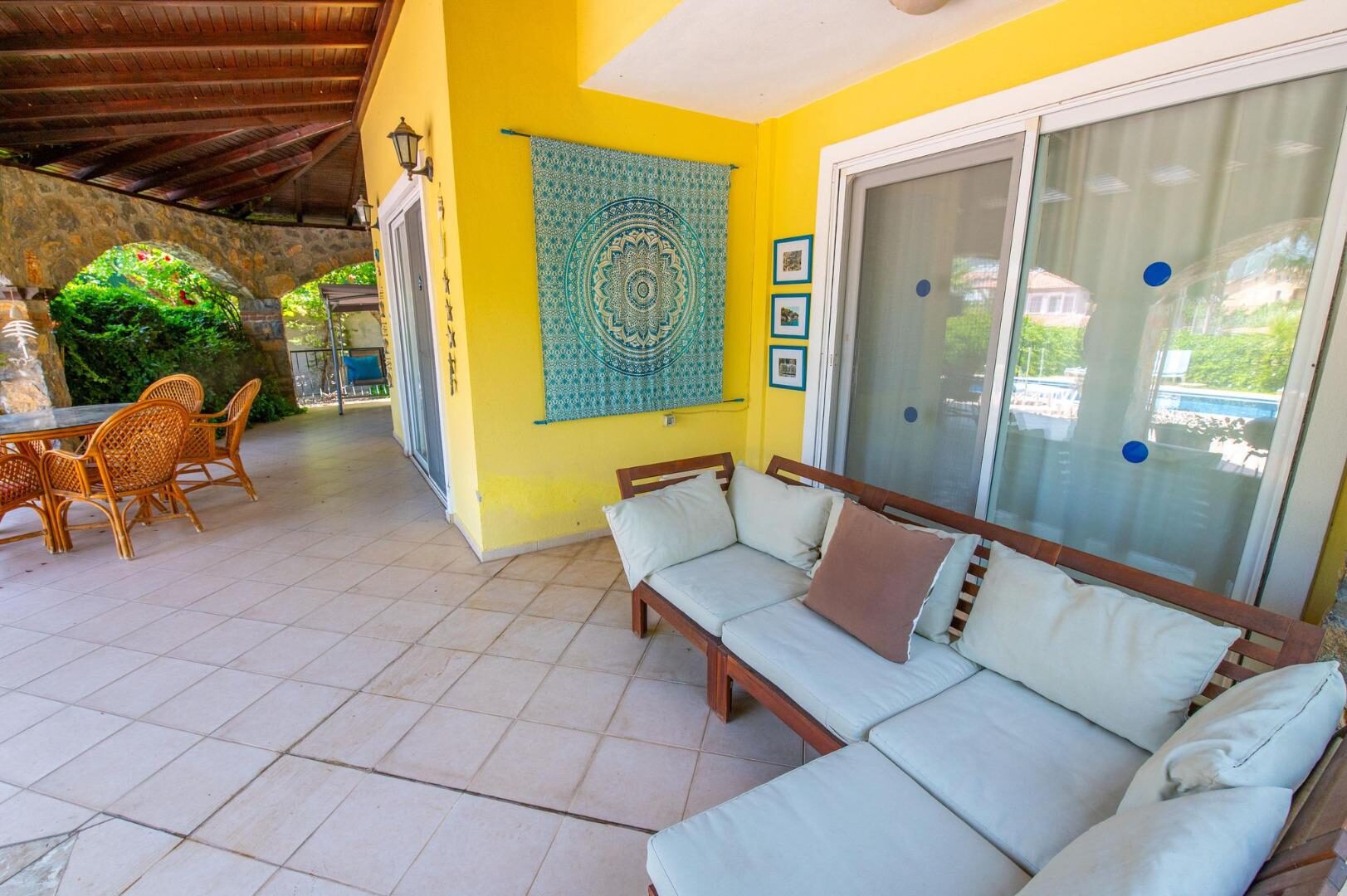 Villa Alora — 11