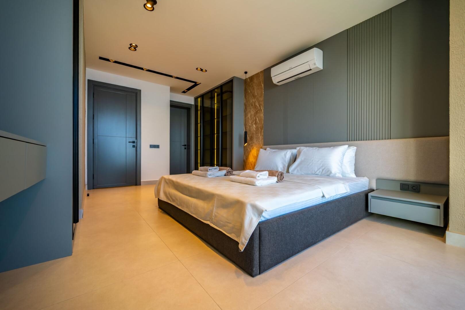 Villa Aura E — 52