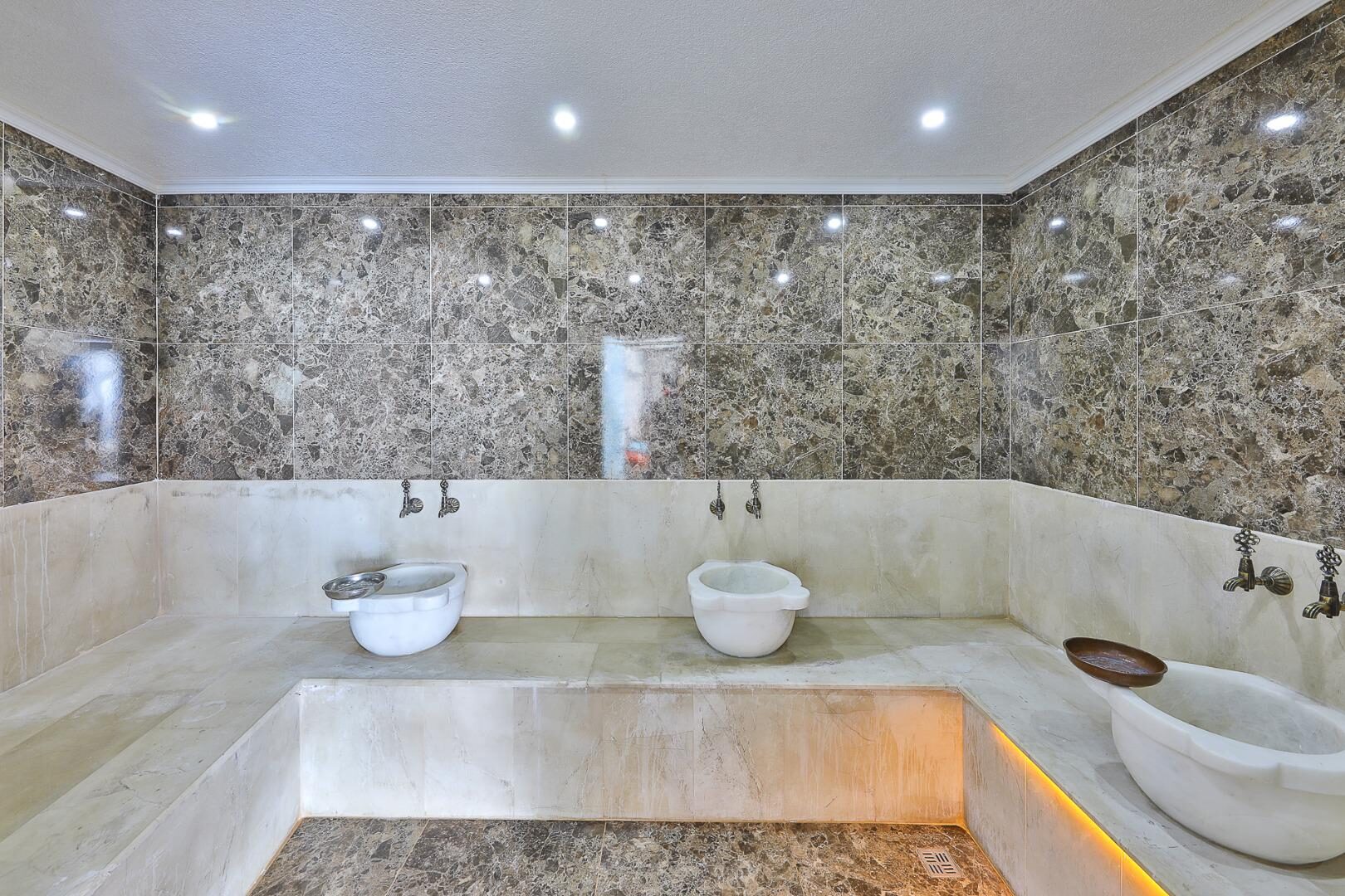 Villa Grand — 52