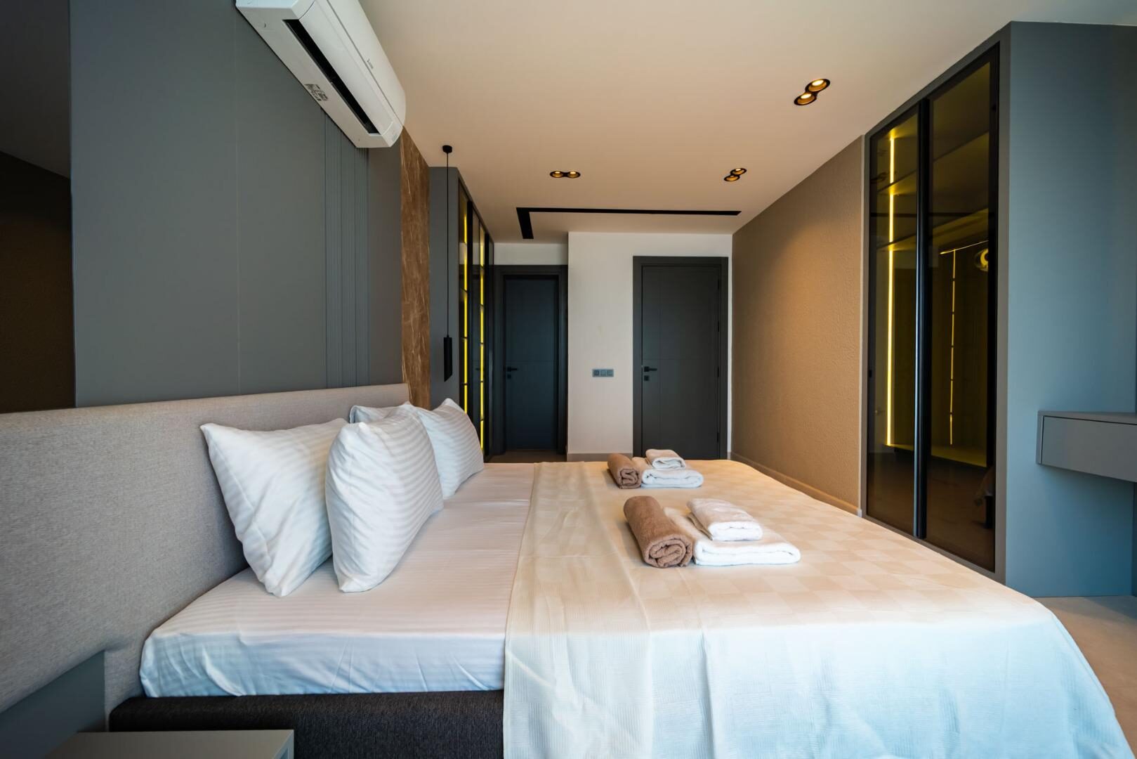 Villa Aura D — 76