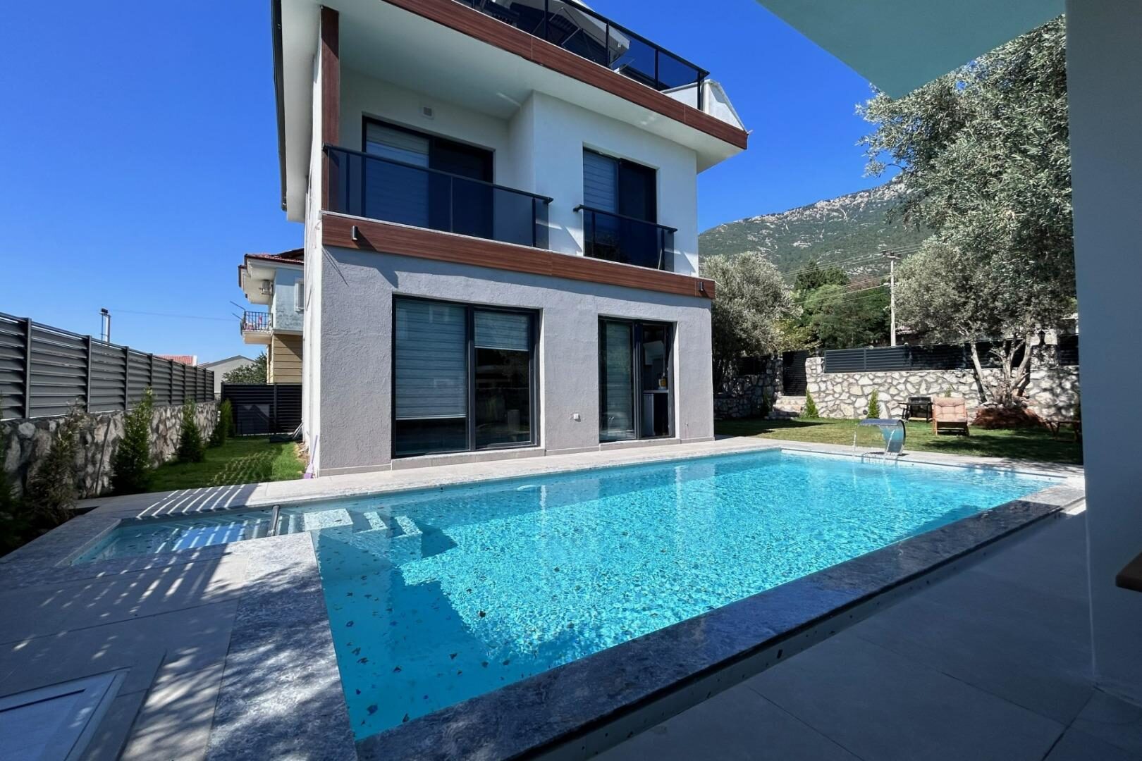 Villa Note 5 — 11