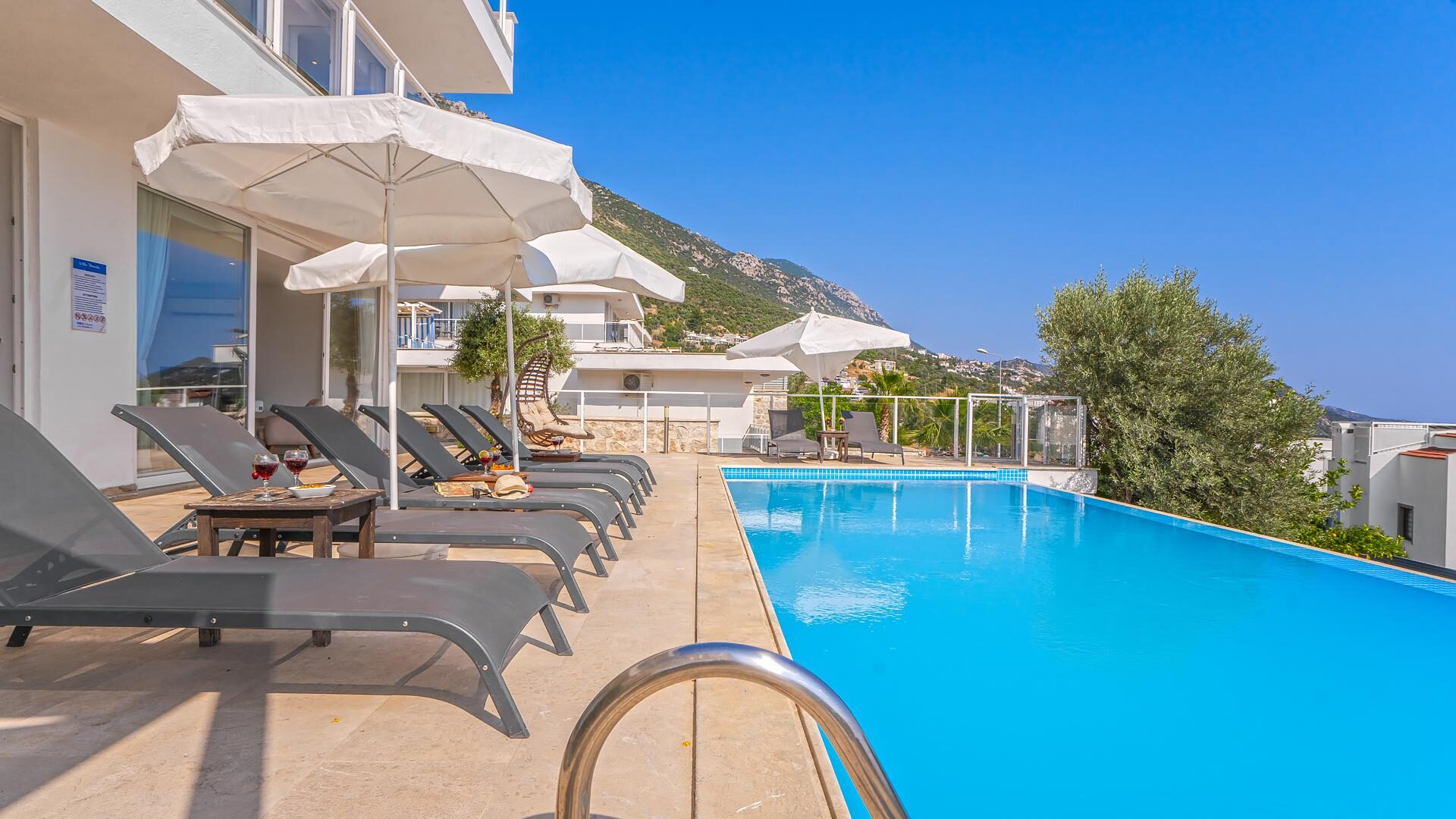 Villa Zeytouna — 10