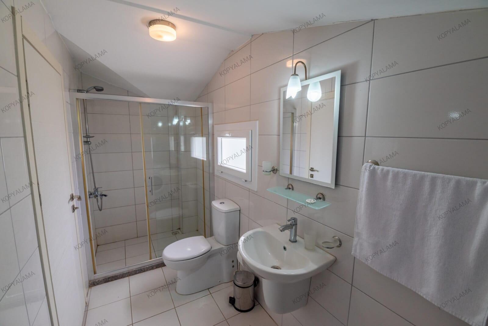 Villa Elora — 18