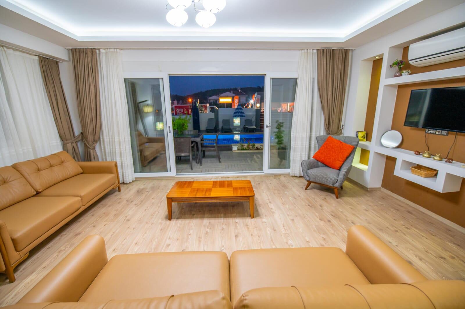 Villa Anka 14 — 38