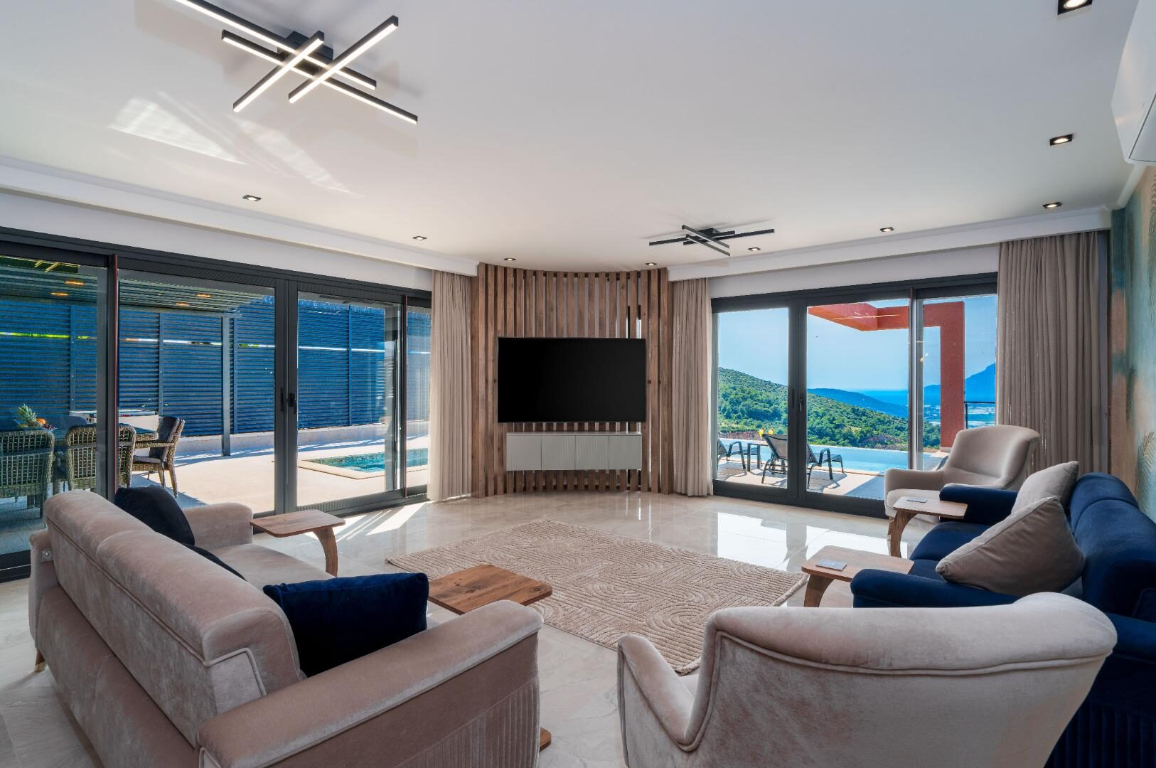 Villa Newcastle — 30