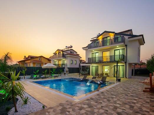 Villa Fullmoon 1 — 2