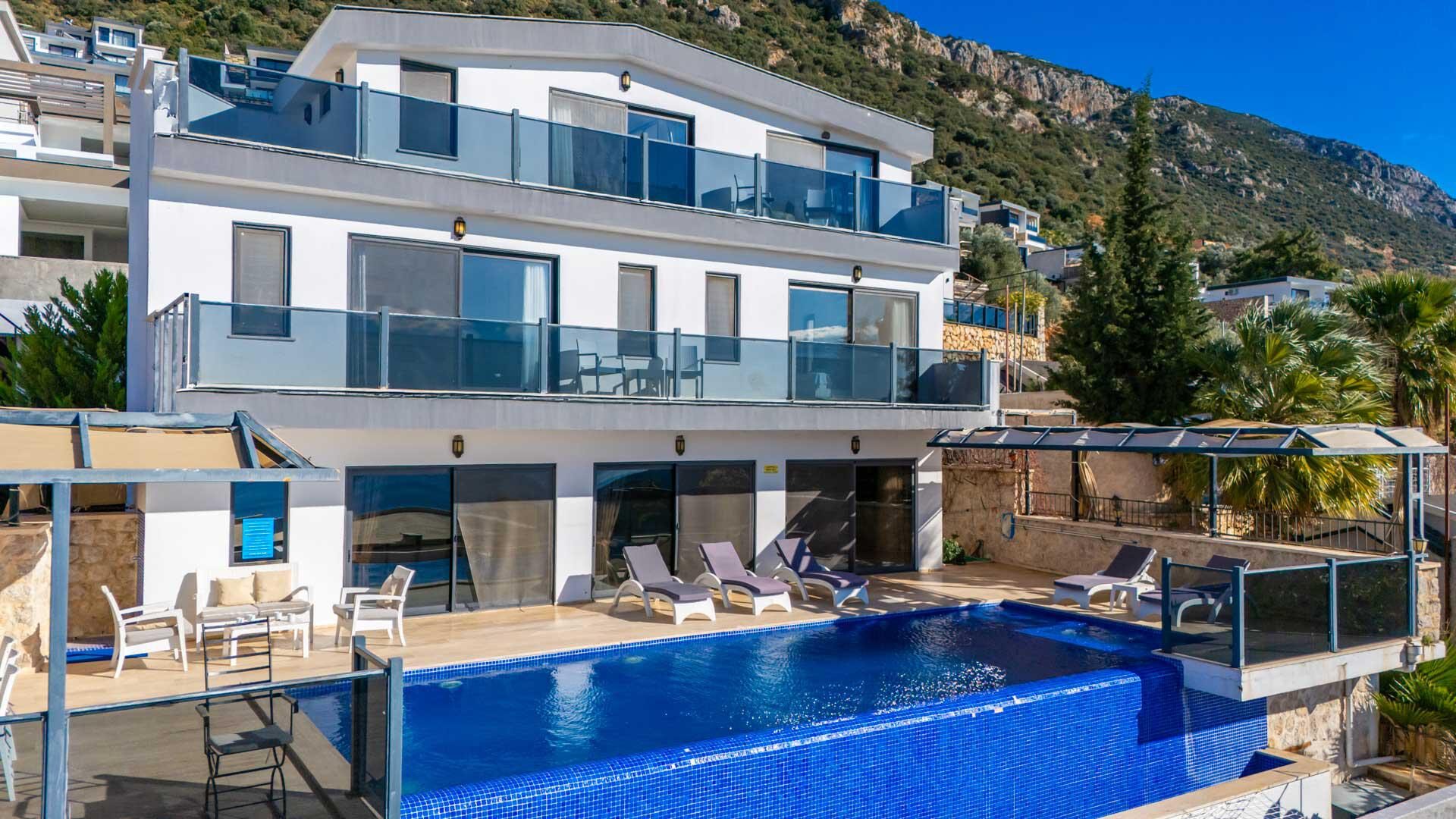 Villa April — 9