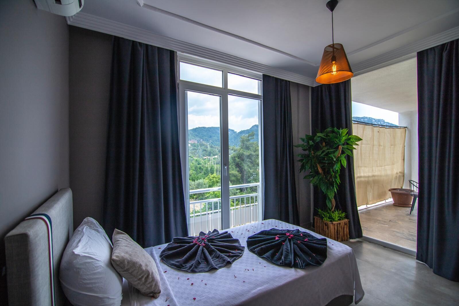 Villa Sultana — 16
