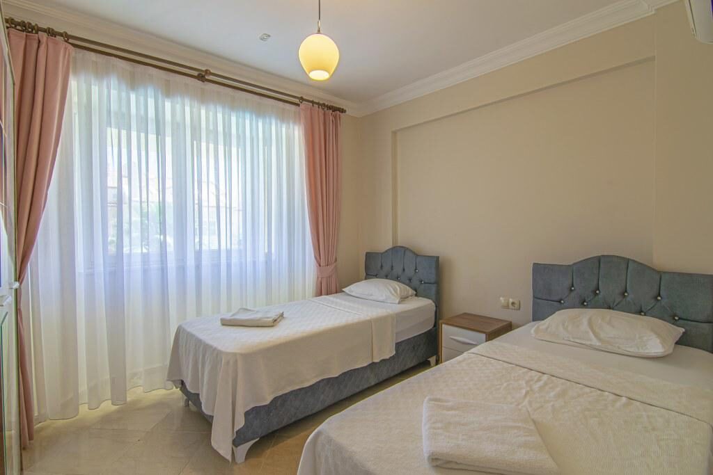 Villa Pearl 8 — 17