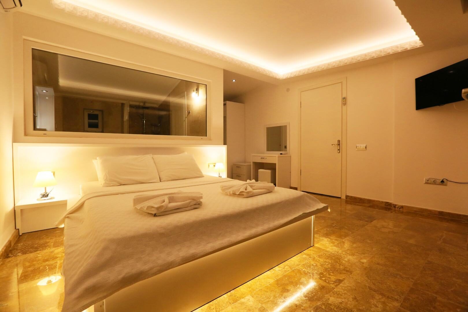 Villa Montana — 18