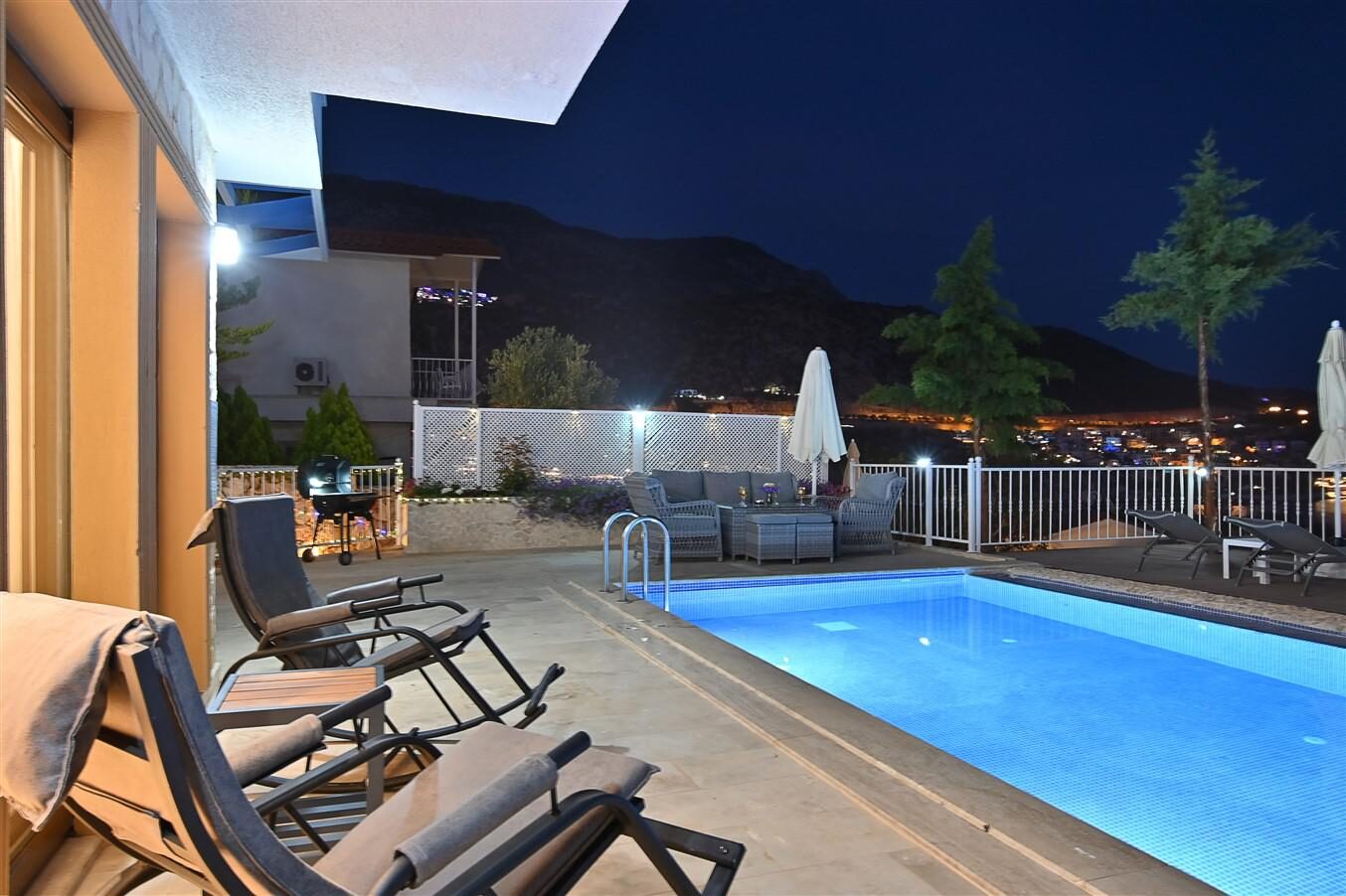 Villa Dionysus — 20
