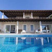 Villa Cape House – villa for rent in Yarımada