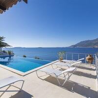 Villa Cape House – villa for rent in Yarımada