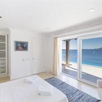 Villa Cape House – villa for rent in Yarımada