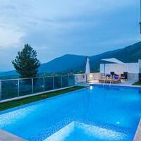Villa Pırıltı Pool 2 – villa for rent in Üzümlü